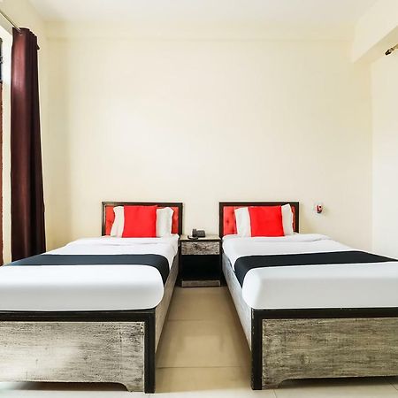 Capital O 60233 Brij Ki Rasoi Deluxe Hotel Лакнау Екстериор снимка