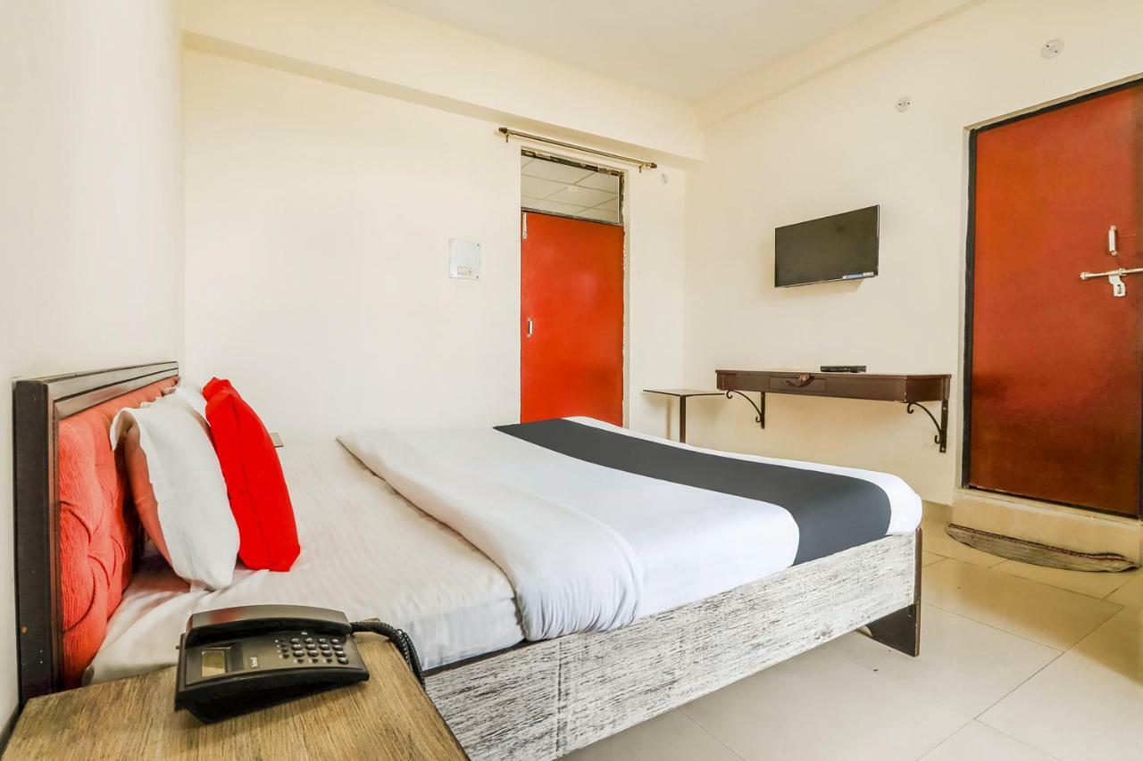 Capital O 60233 Brij Ki Rasoi Deluxe Hotel Лакнау Екстериор снимка