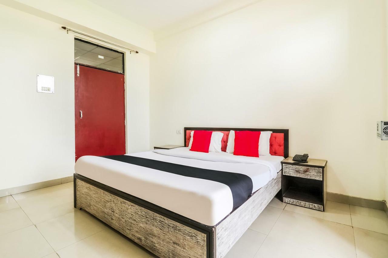Capital O 60233 Brij Ki Rasoi Deluxe Hotel Лакнау Екстериор снимка