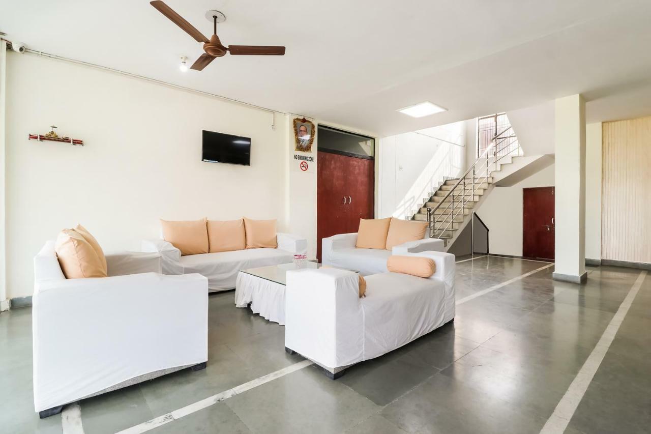 Capital O 60233 Brij Ki Rasoi Deluxe Hotel Лакнау Екстериор снимка