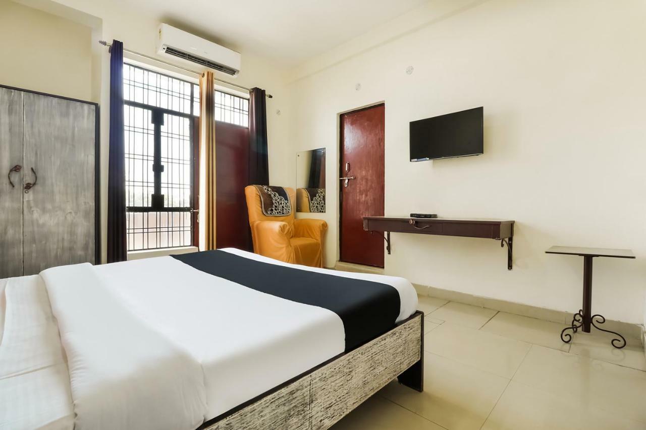 Capital O 60233 Brij Ki Rasoi Deluxe Hotel Лакнау Екстериор снимка