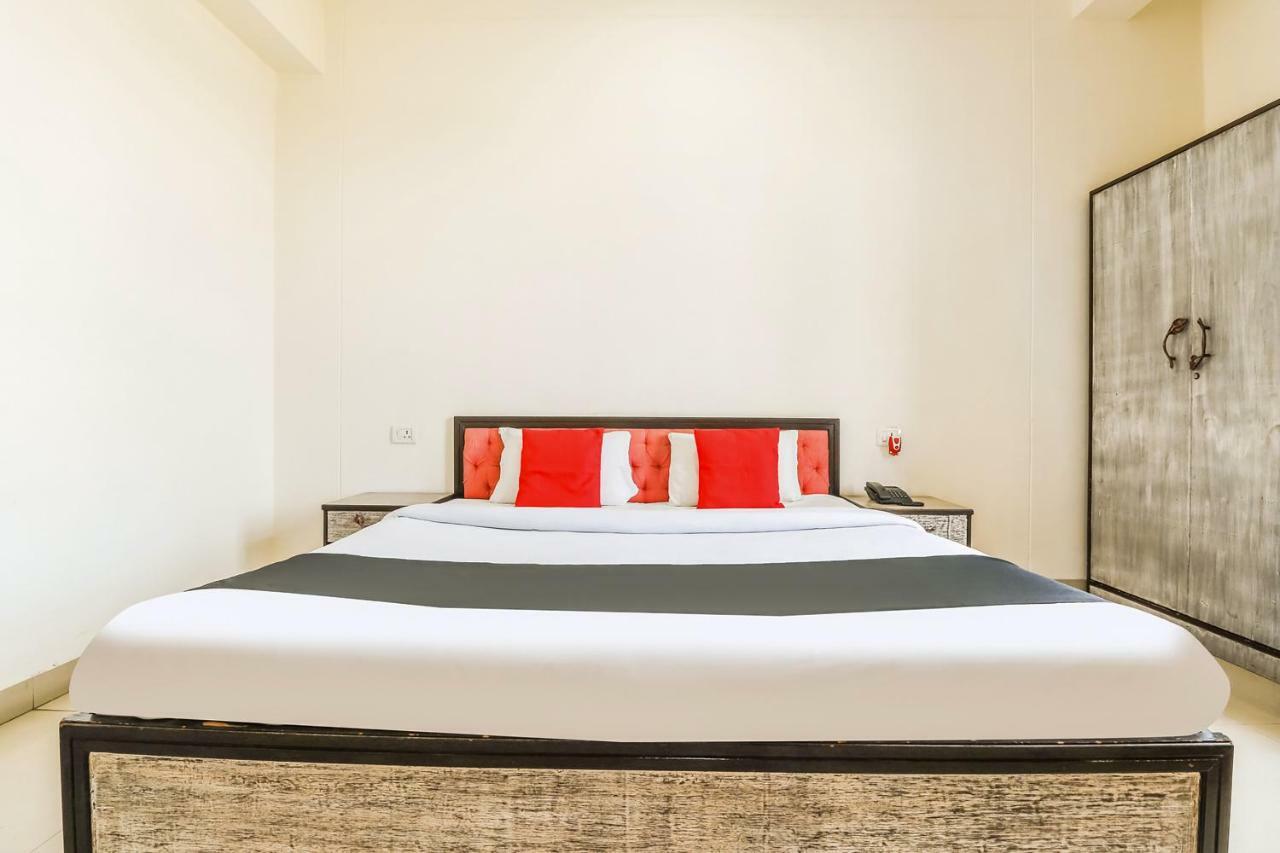 Capital O 60233 Brij Ki Rasoi Deluxe Hotel Лакнау Екстериор снимка