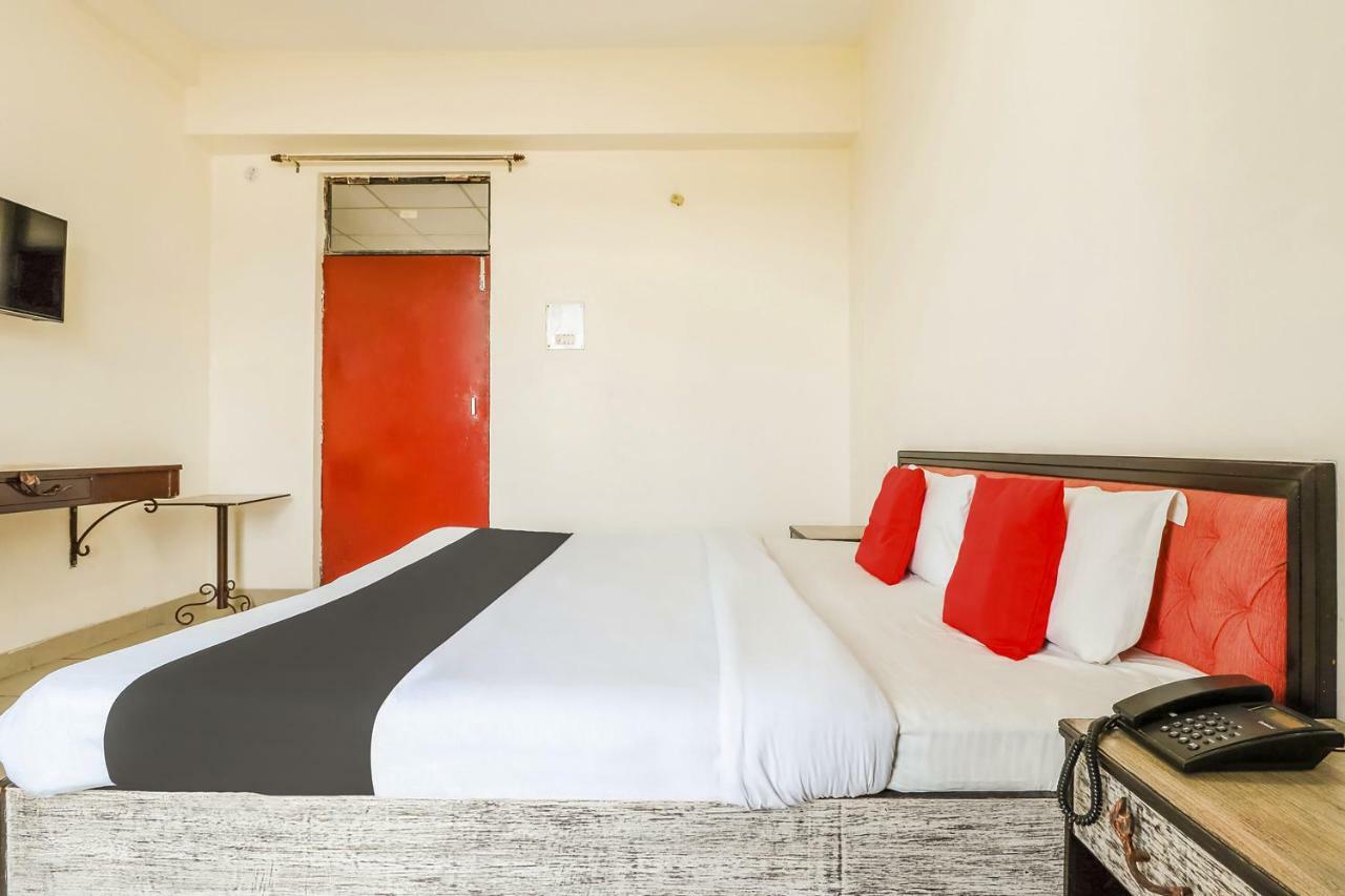 Capital O 60233 Brij Ki Rasoi Deluxe Hotel Лакнау Екстериор снимка