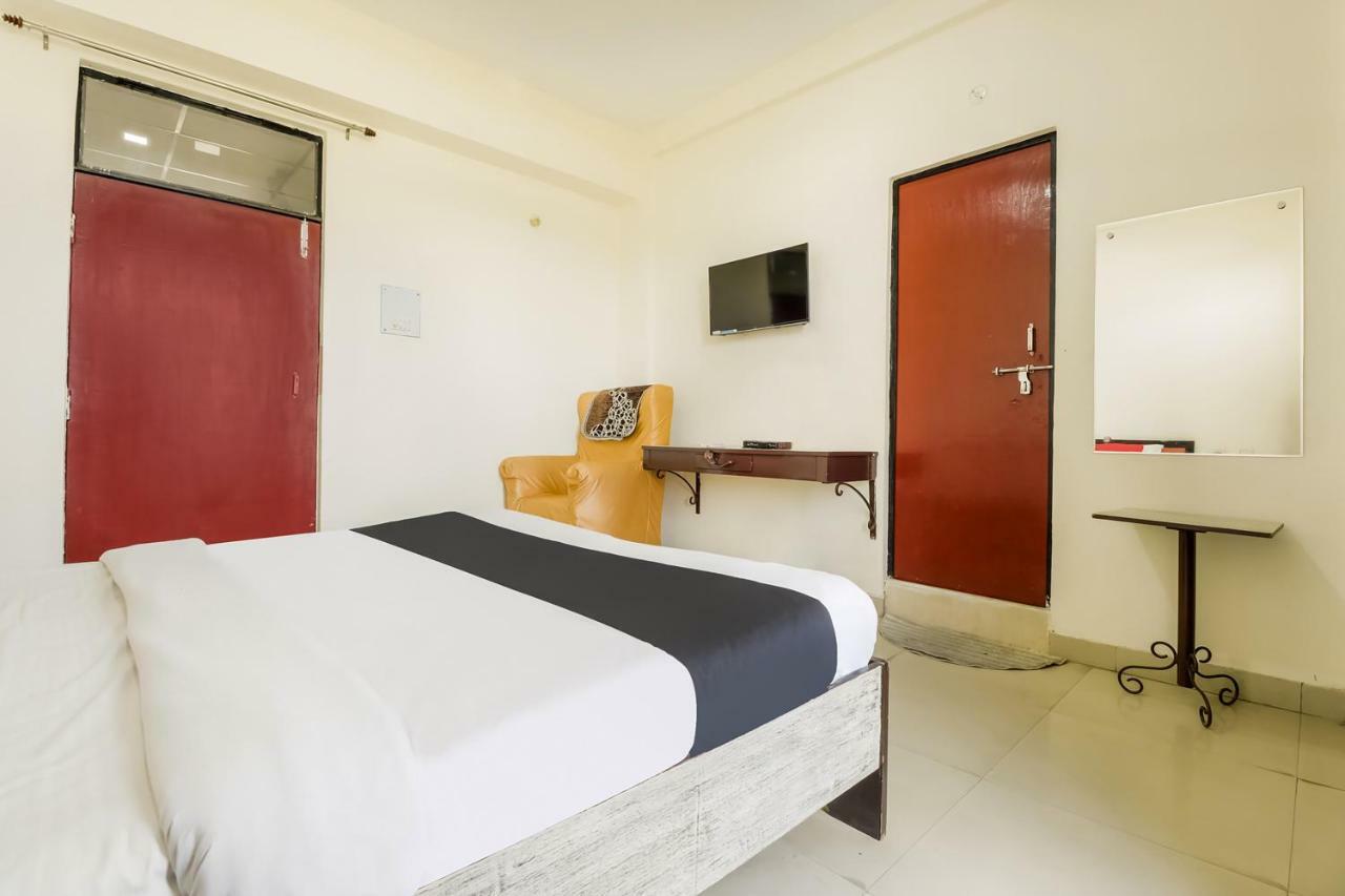 Capital O 60233 Brij Ki Rasoi Deluxe Hotel Лакнау Екстериор снимка