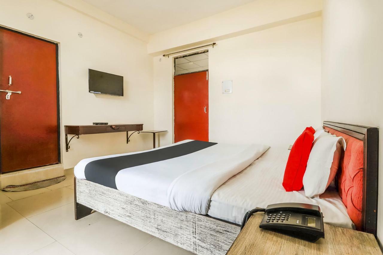 Capital O 60233 Brij Ki Rasoi Deluxe Hotel Лакнау Екстериор снимка