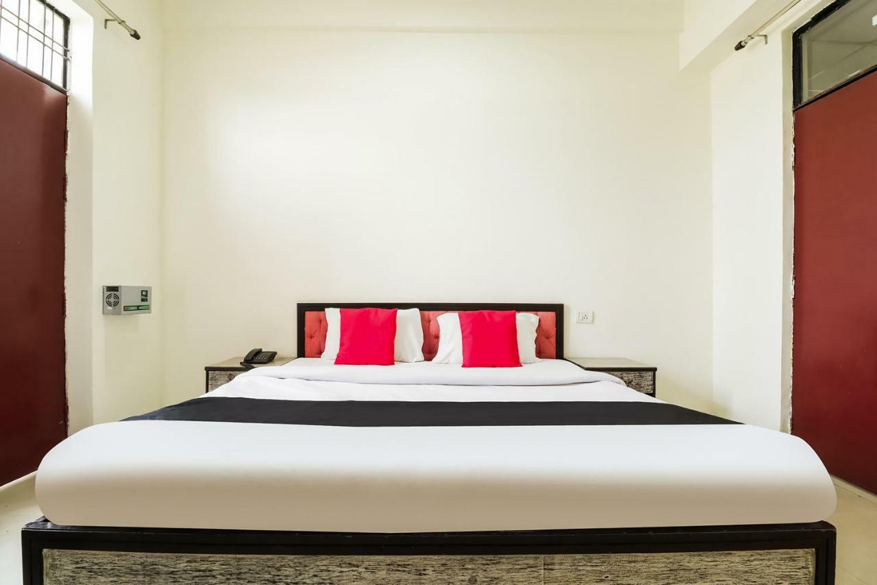 Capital O 60233 Brij Ki Rasoi Deluxe Hotel Лакнау Екстериор снимка